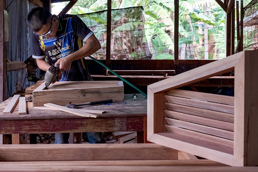 Lao PDR reflects on current situation and policy implications for operators engaged in wood product…